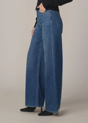 THE MIA PETITE