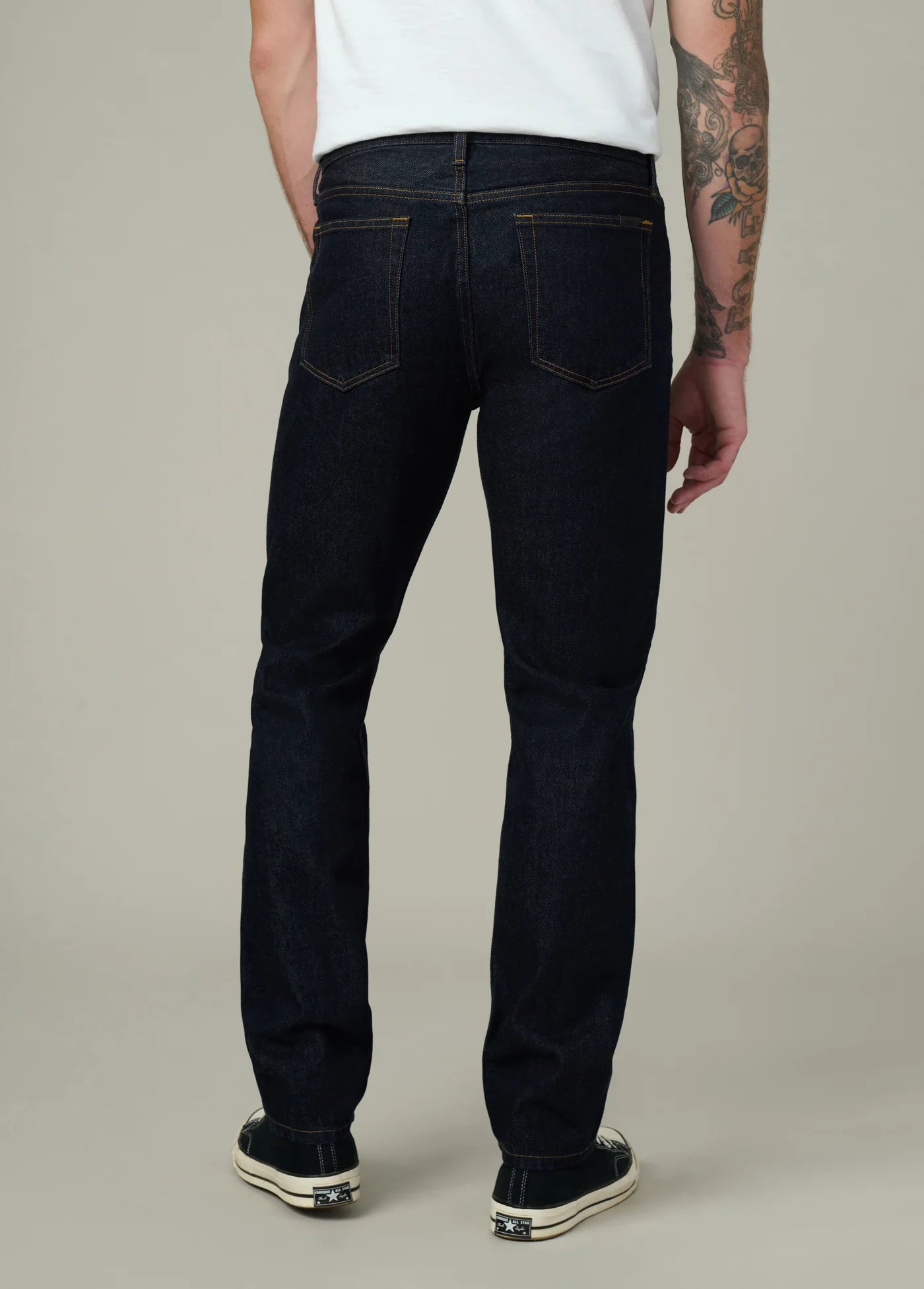 THE SLIM STRAIGHT 32