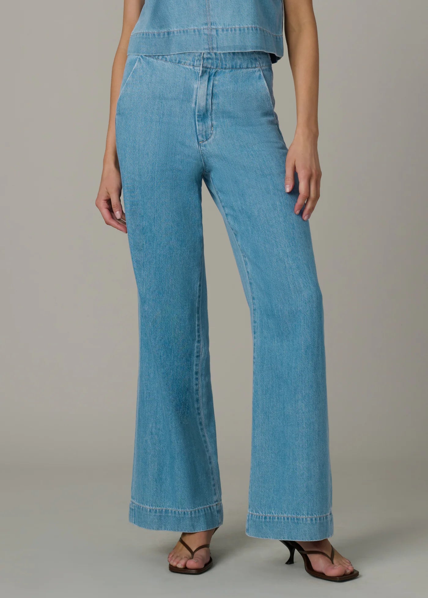 THE CLEAN DENIM TROUSER