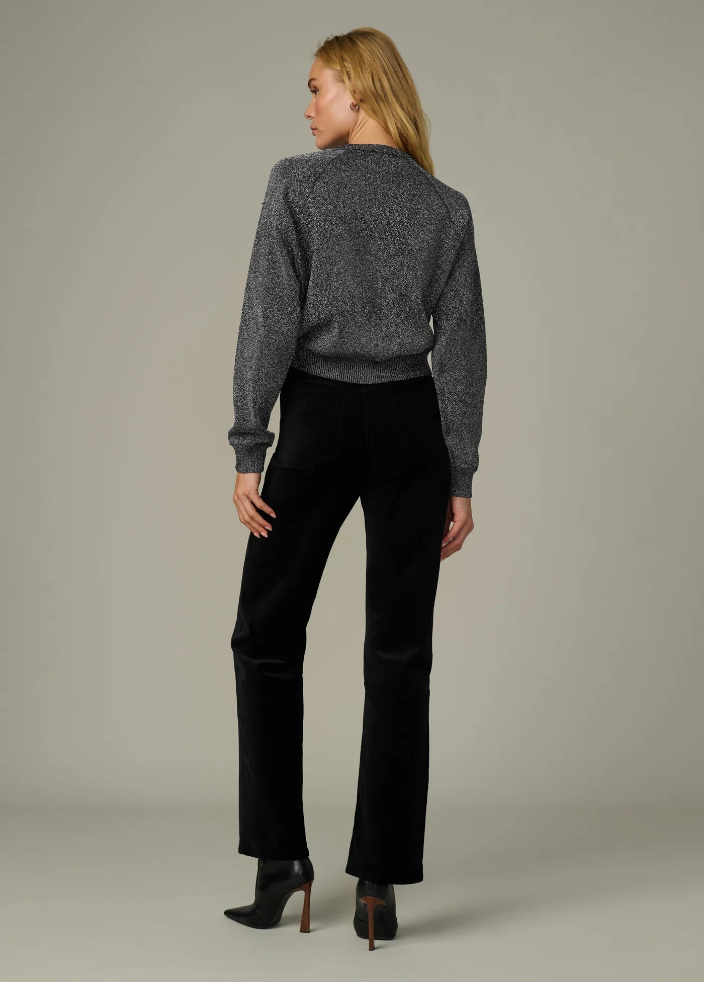 THE TAYLOR RAGLAN SWEATER