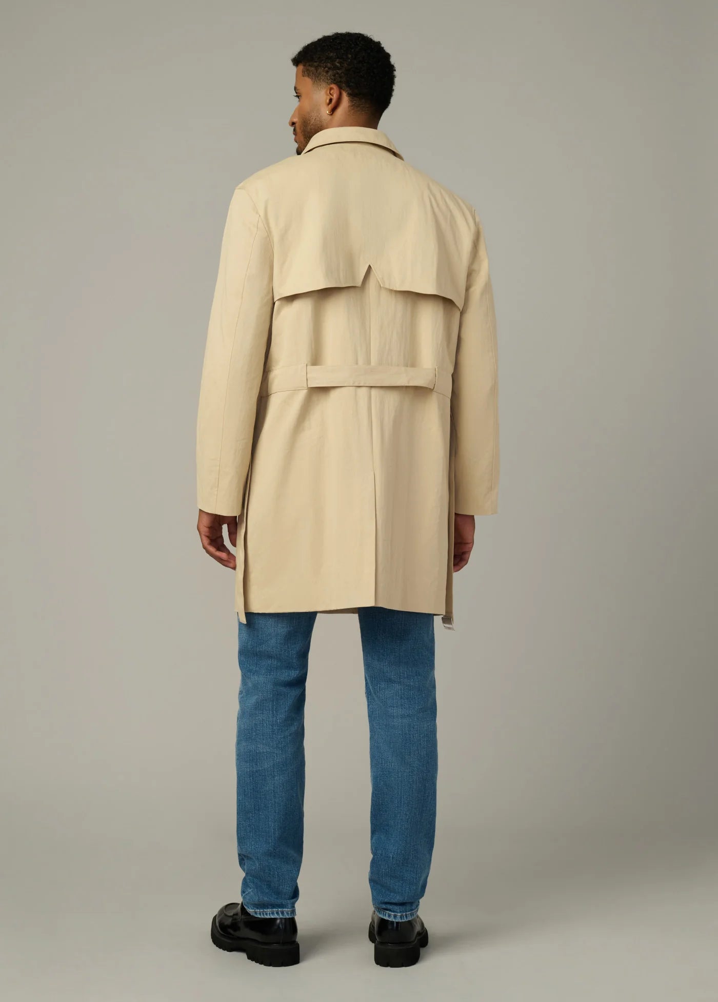 TRENCH COAT