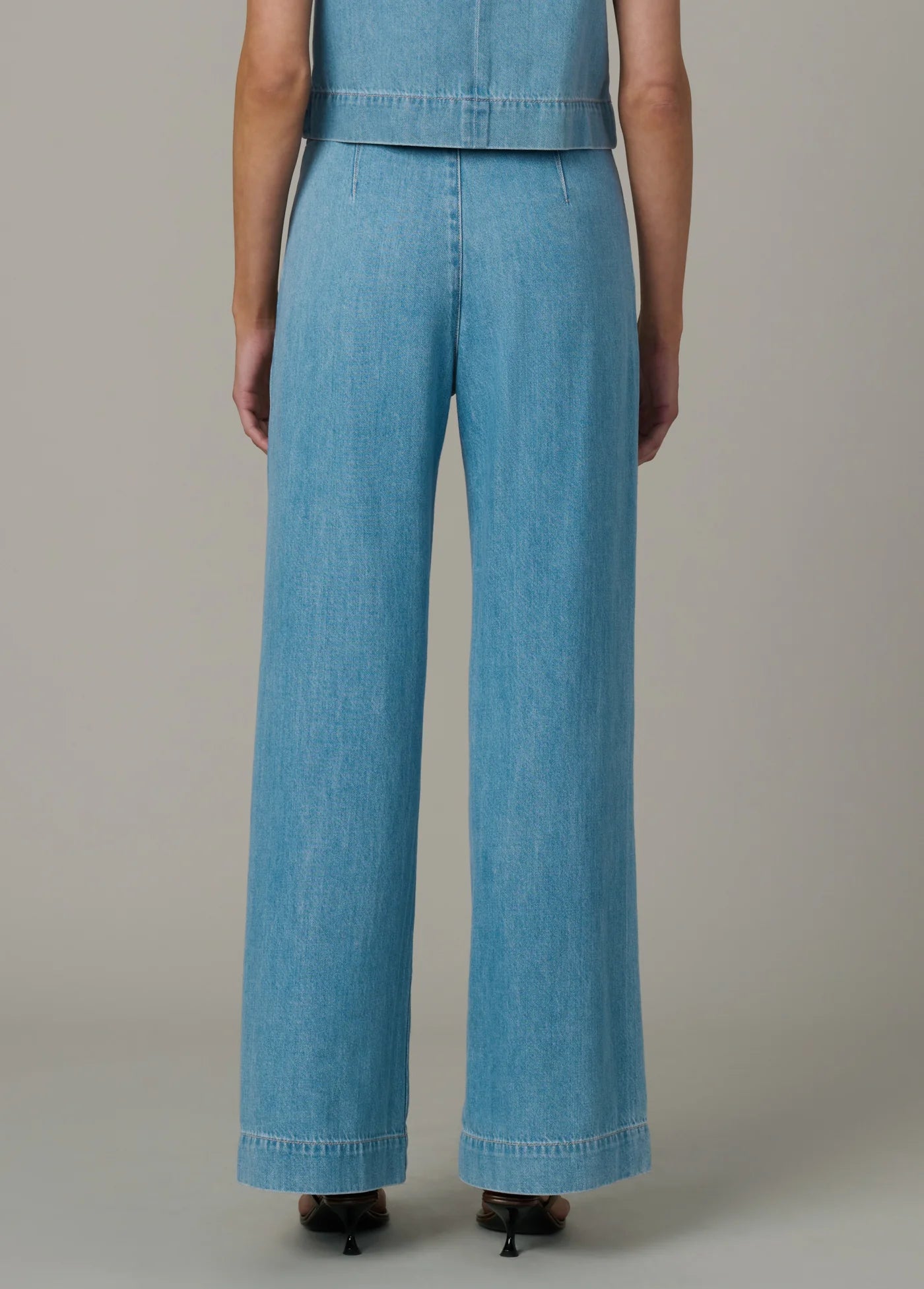 THE CLEAN DENIM TROUSER