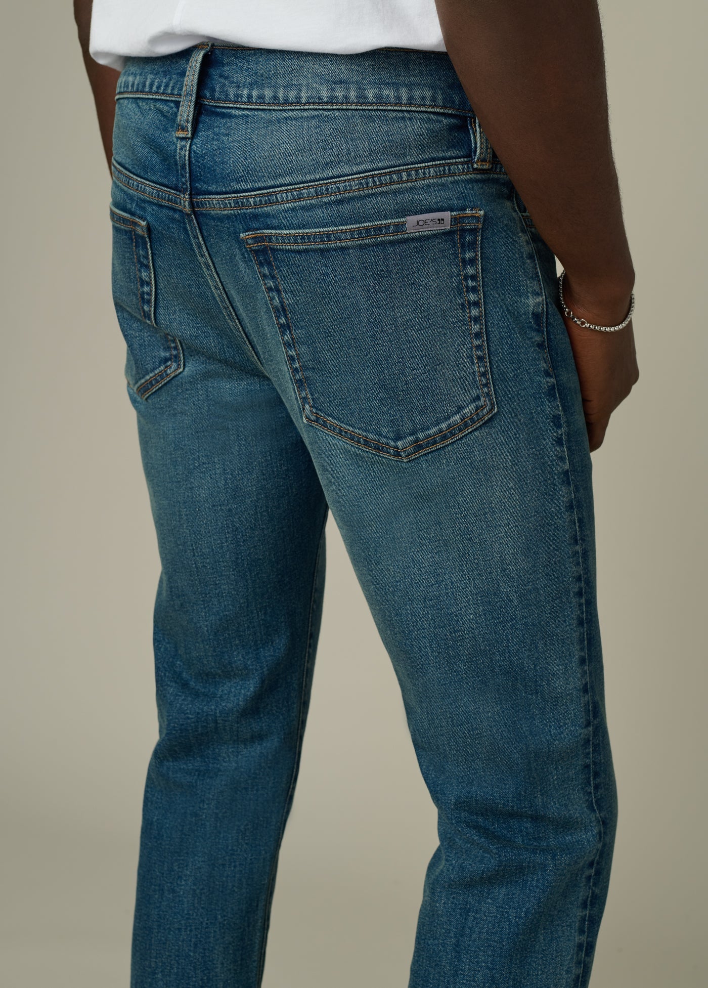 THE SLIM FIT 32