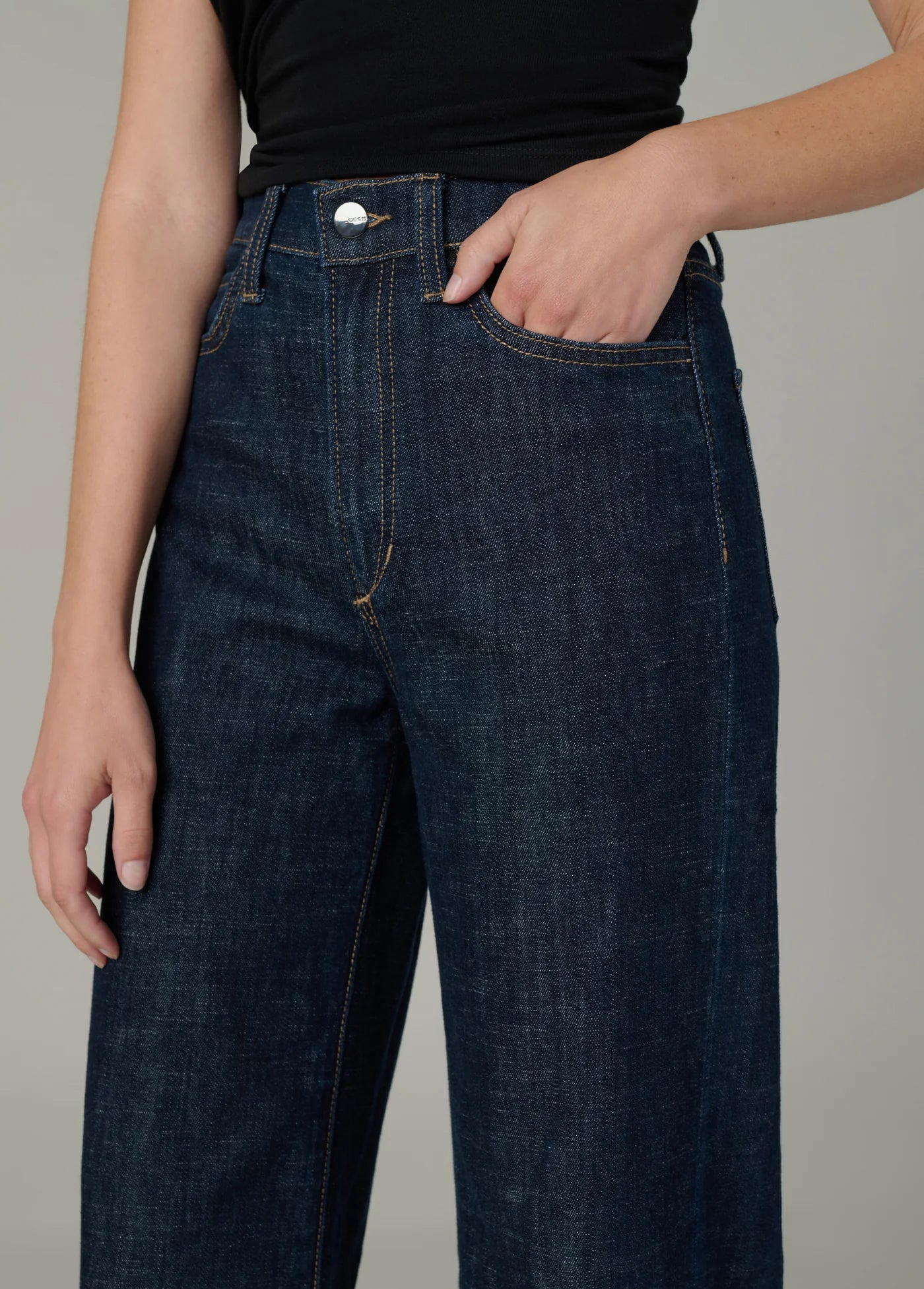 THE MIA PETITE