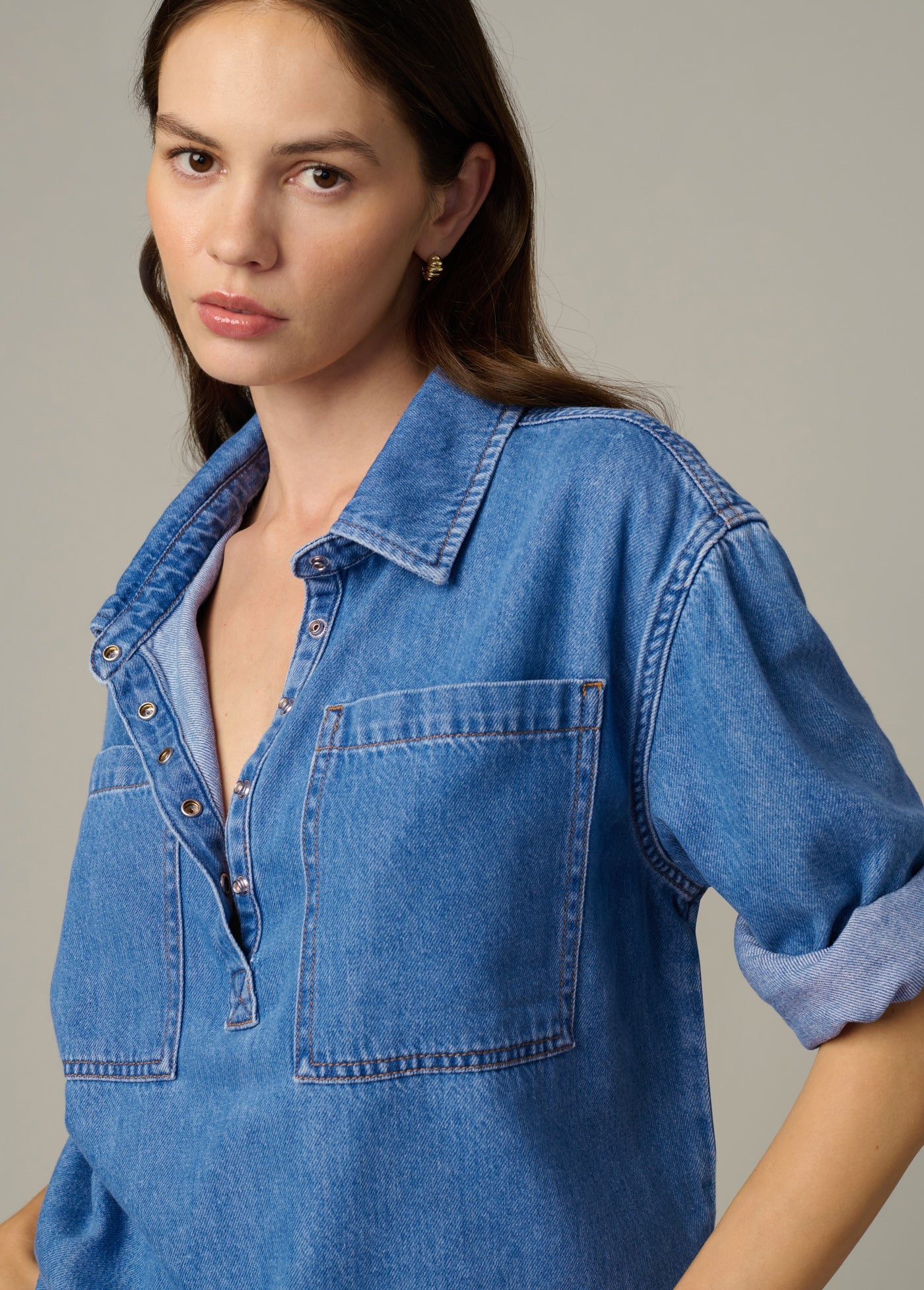THE EASY DENIM POPOVER SHIRT