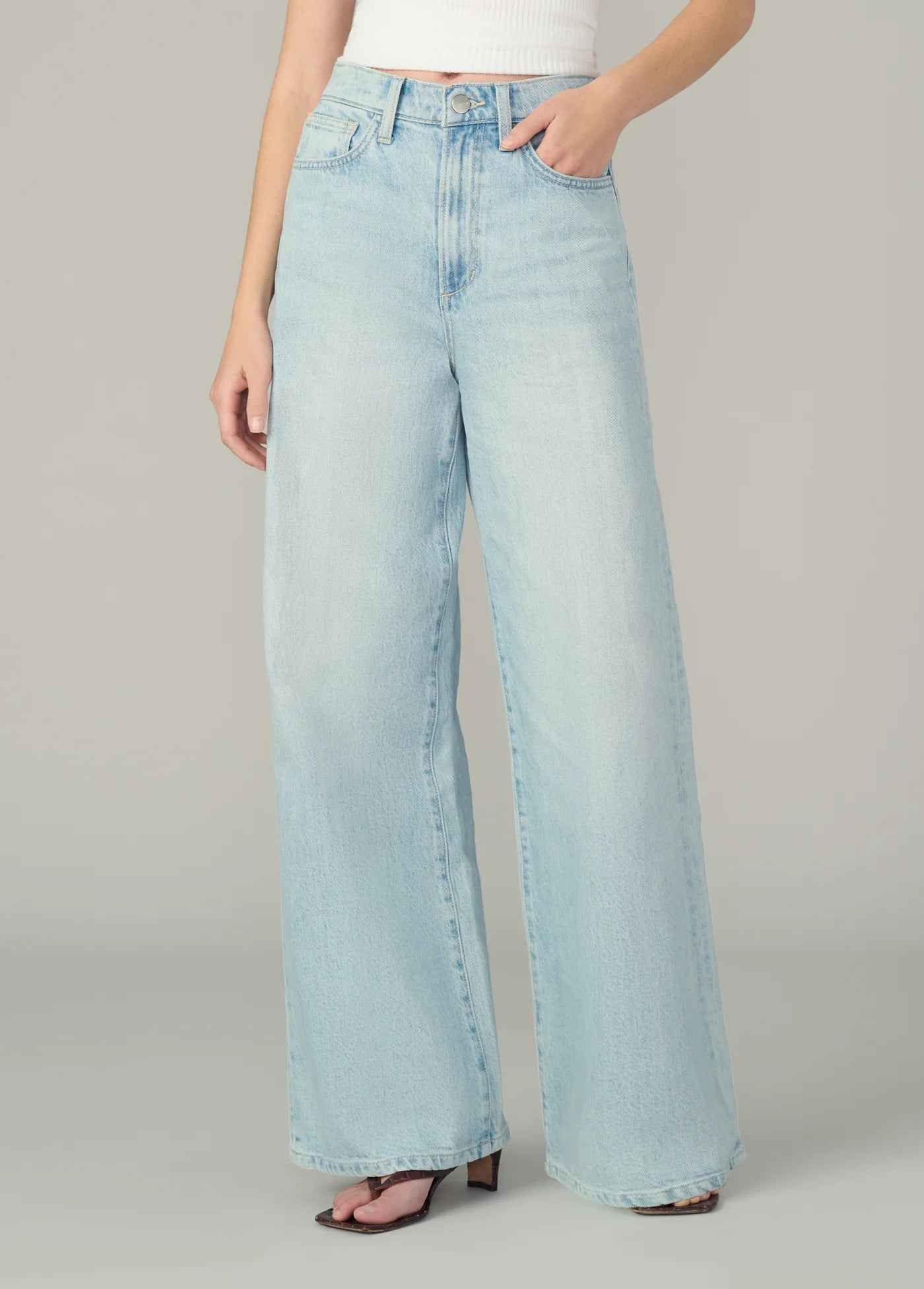 THE MIA PETITE