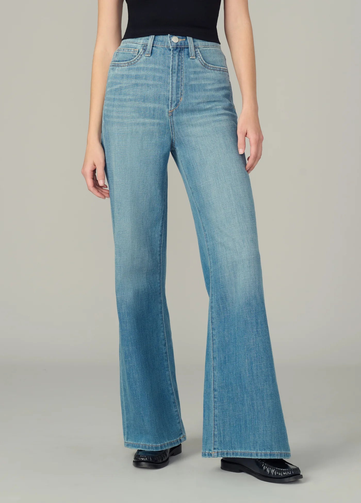 THE MIA PETITE
