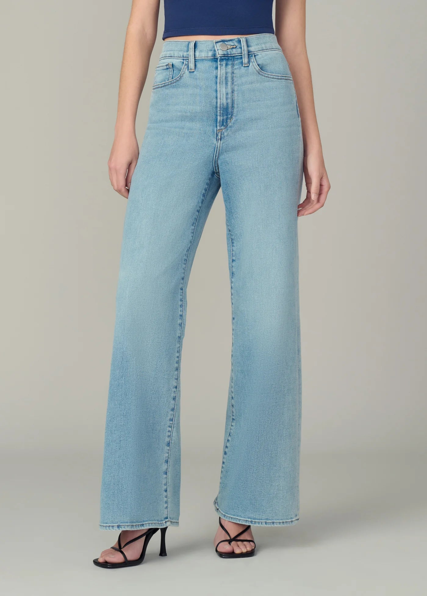 THE MIA PETITE