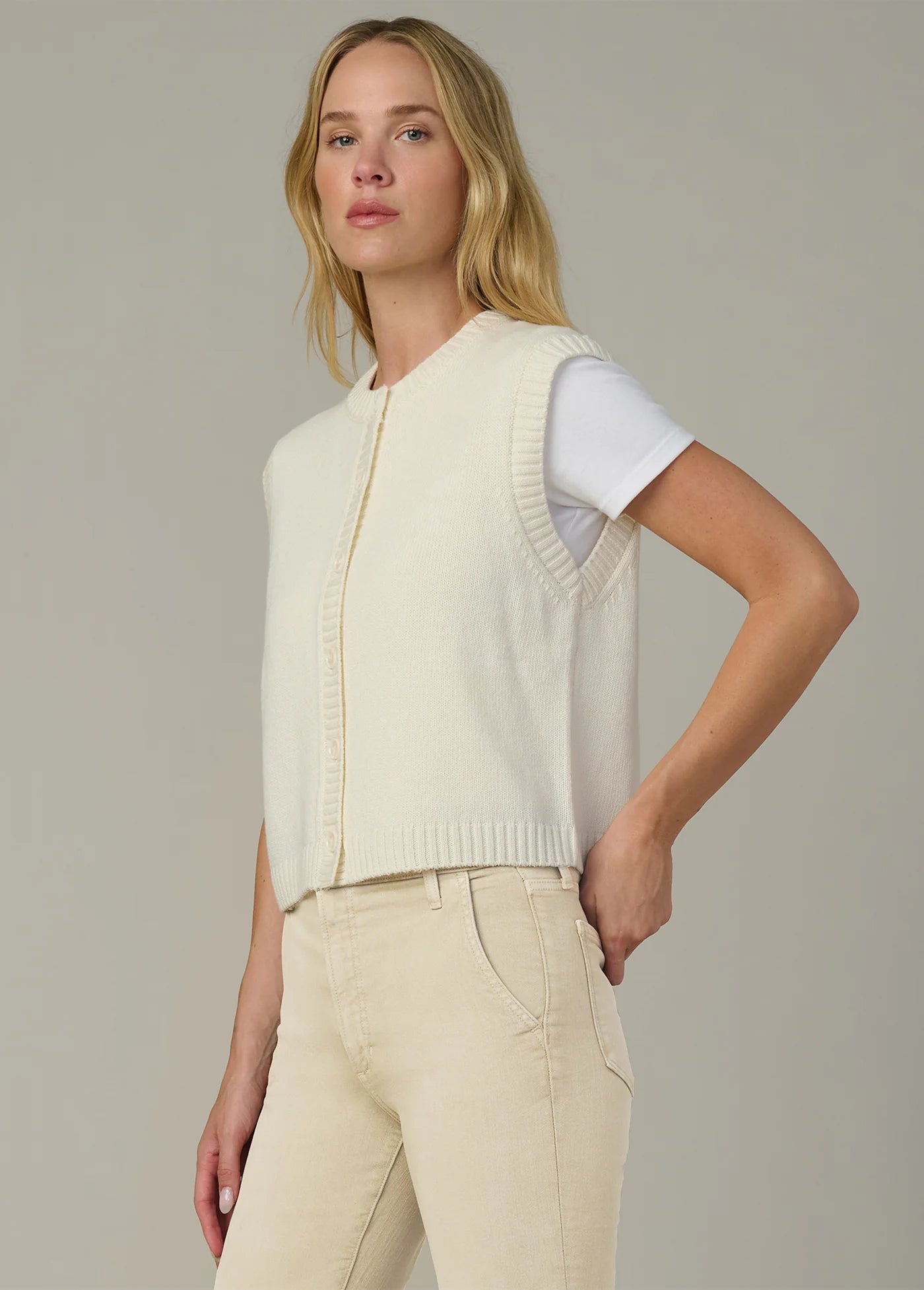 THE NOA CARDIGAN VEST