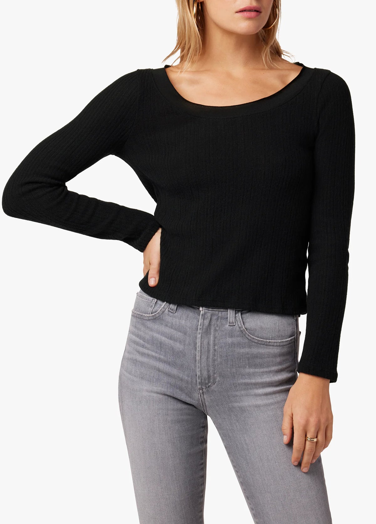 LACY SCOOP NECK LONG SLEEVE