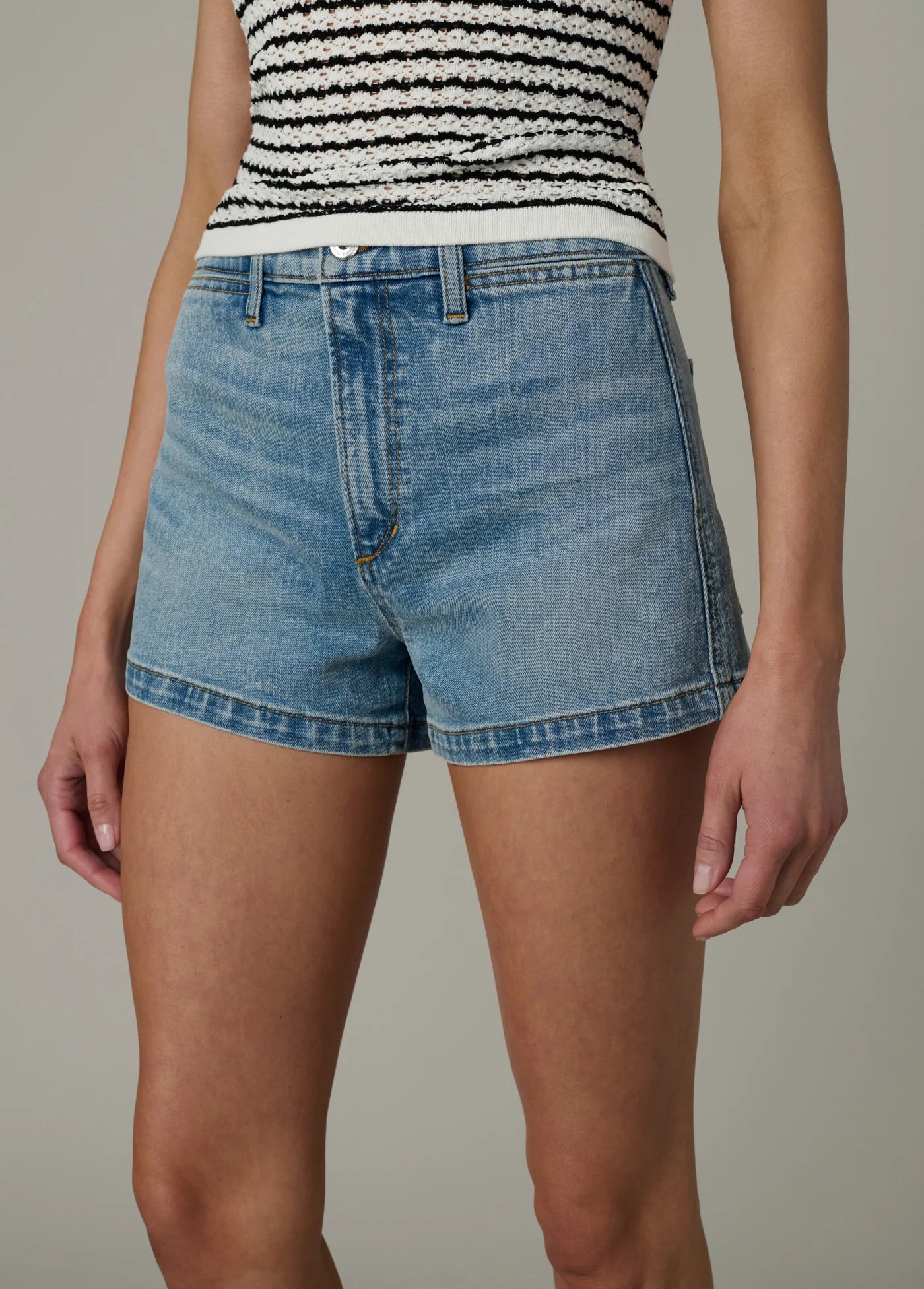 THE A LINE SHORT WITH WELT POCKETS