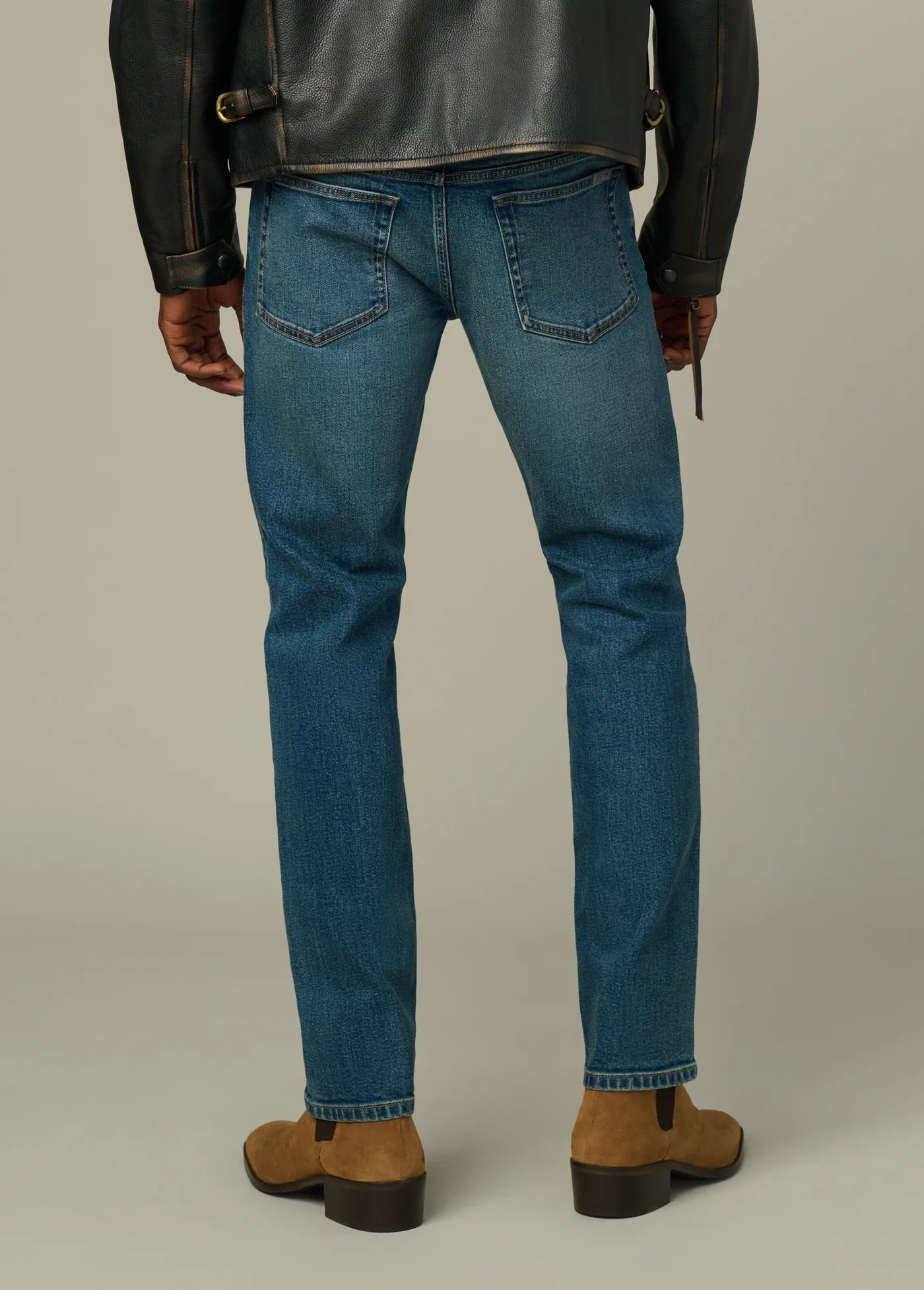 THE SLIM FIT 32