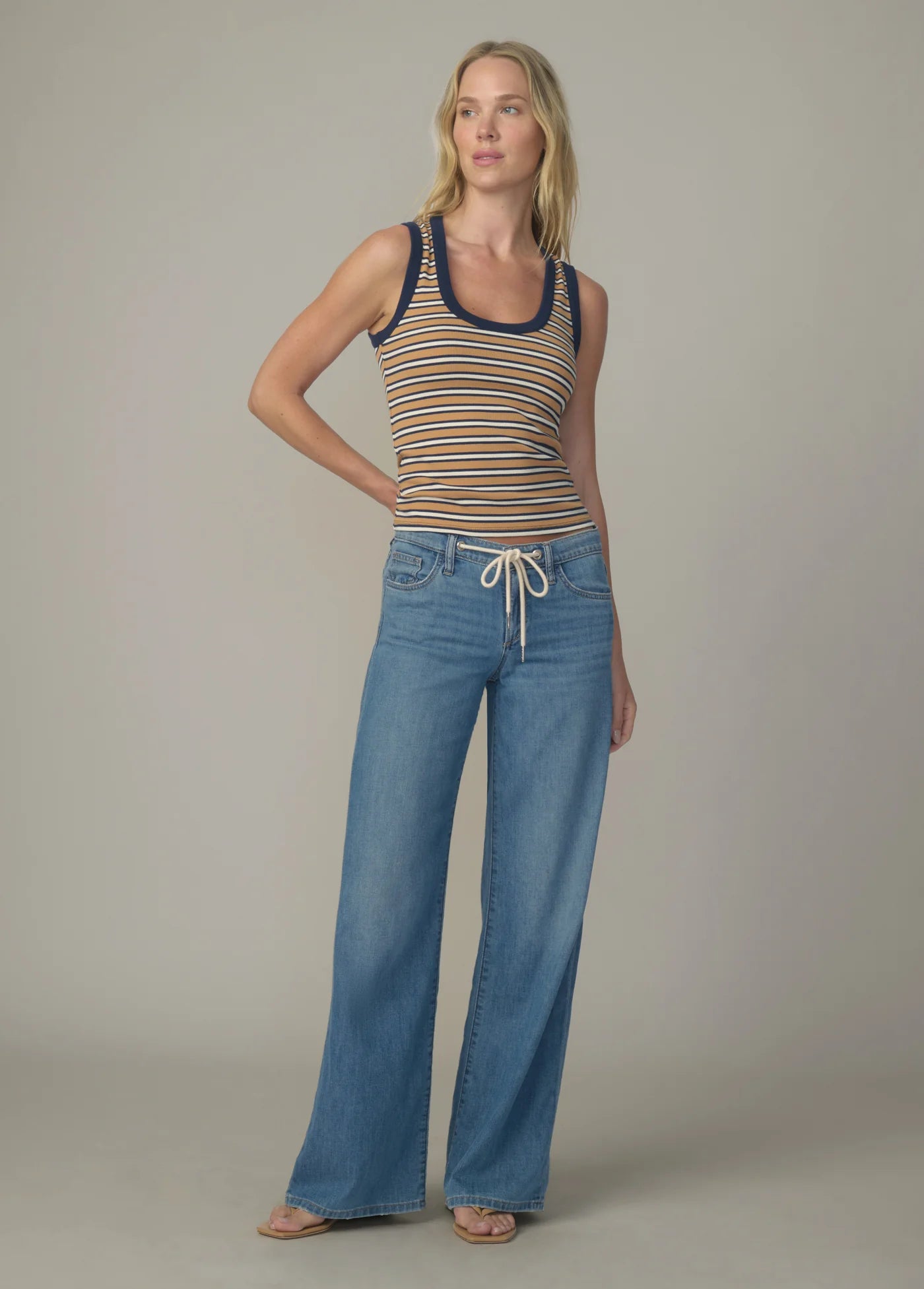 THE U NECK TANK