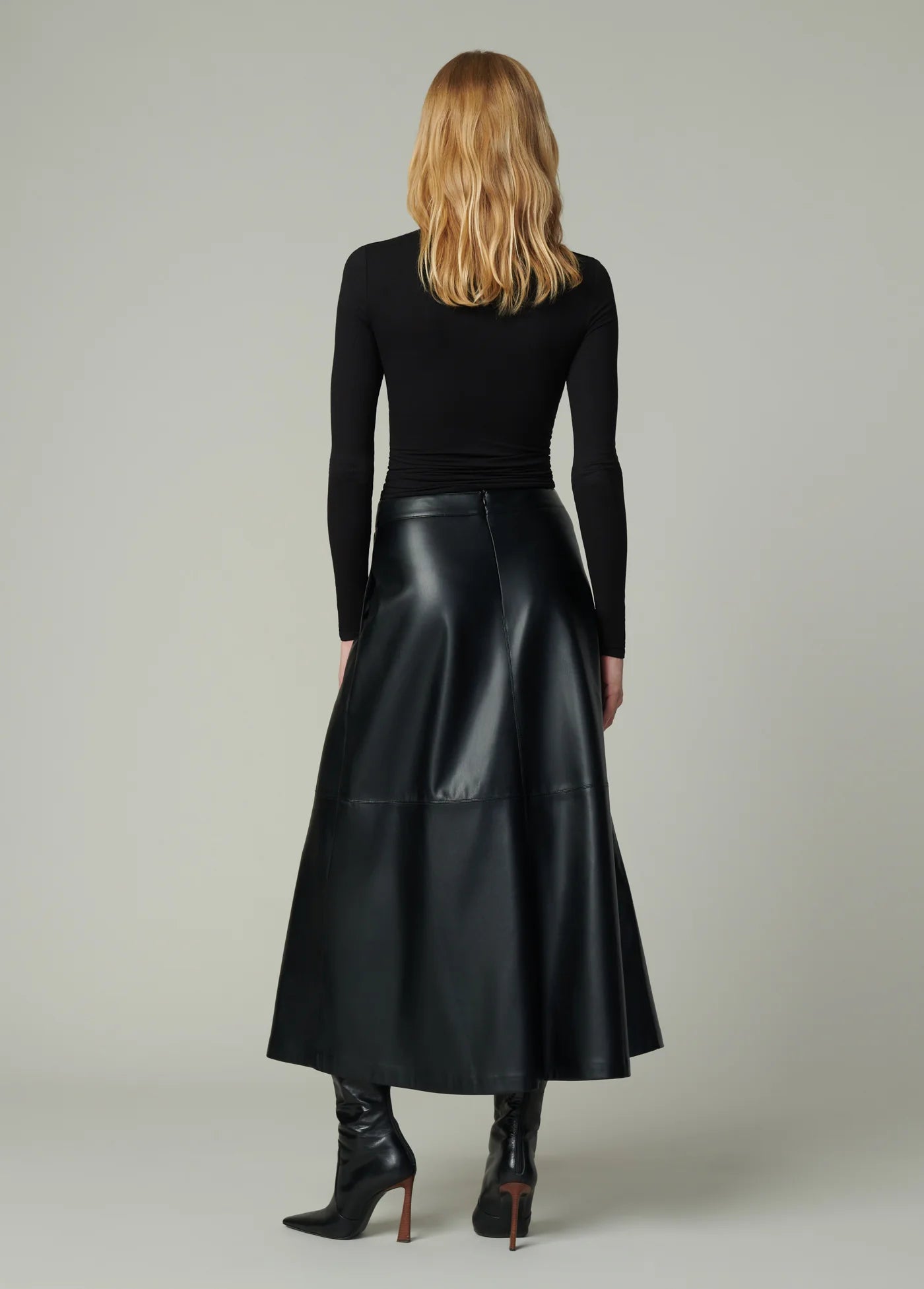 THE TAVI VEGAN LEATHER SKIRT