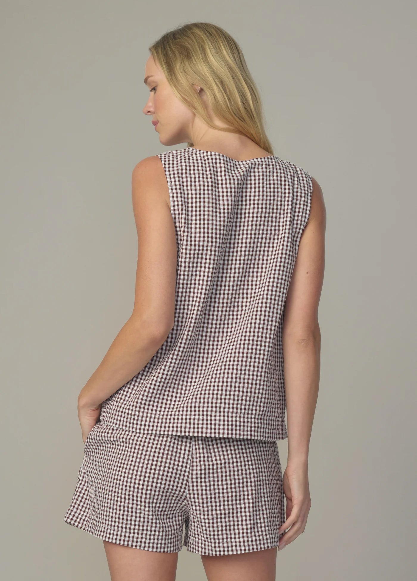 THE ANA U NECK SLEEVELESS BLOUSE