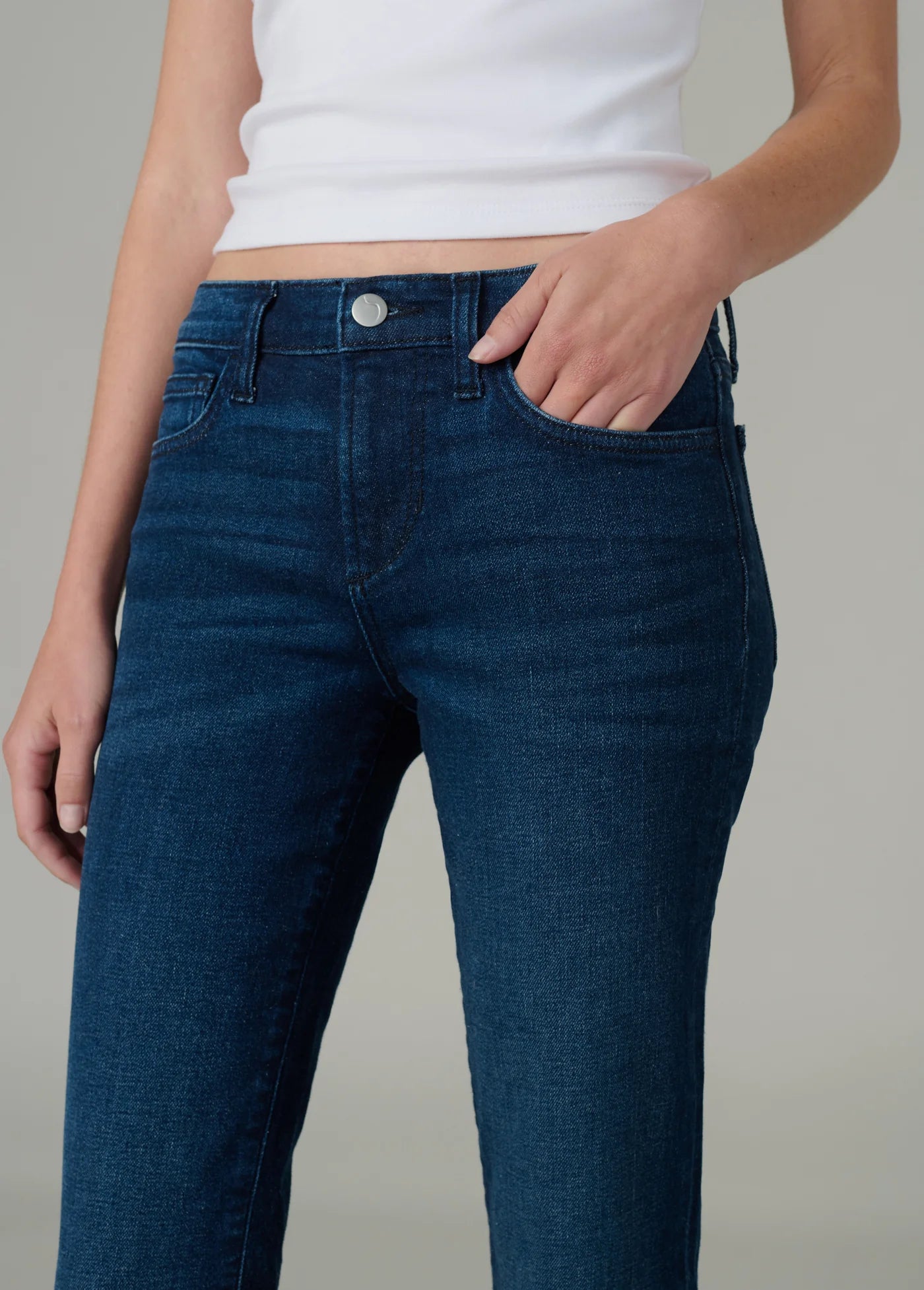 MID RISE PETITE BOOTCUT