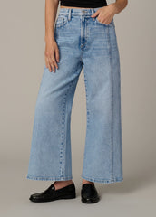 THE SEAMED MIA PETITE