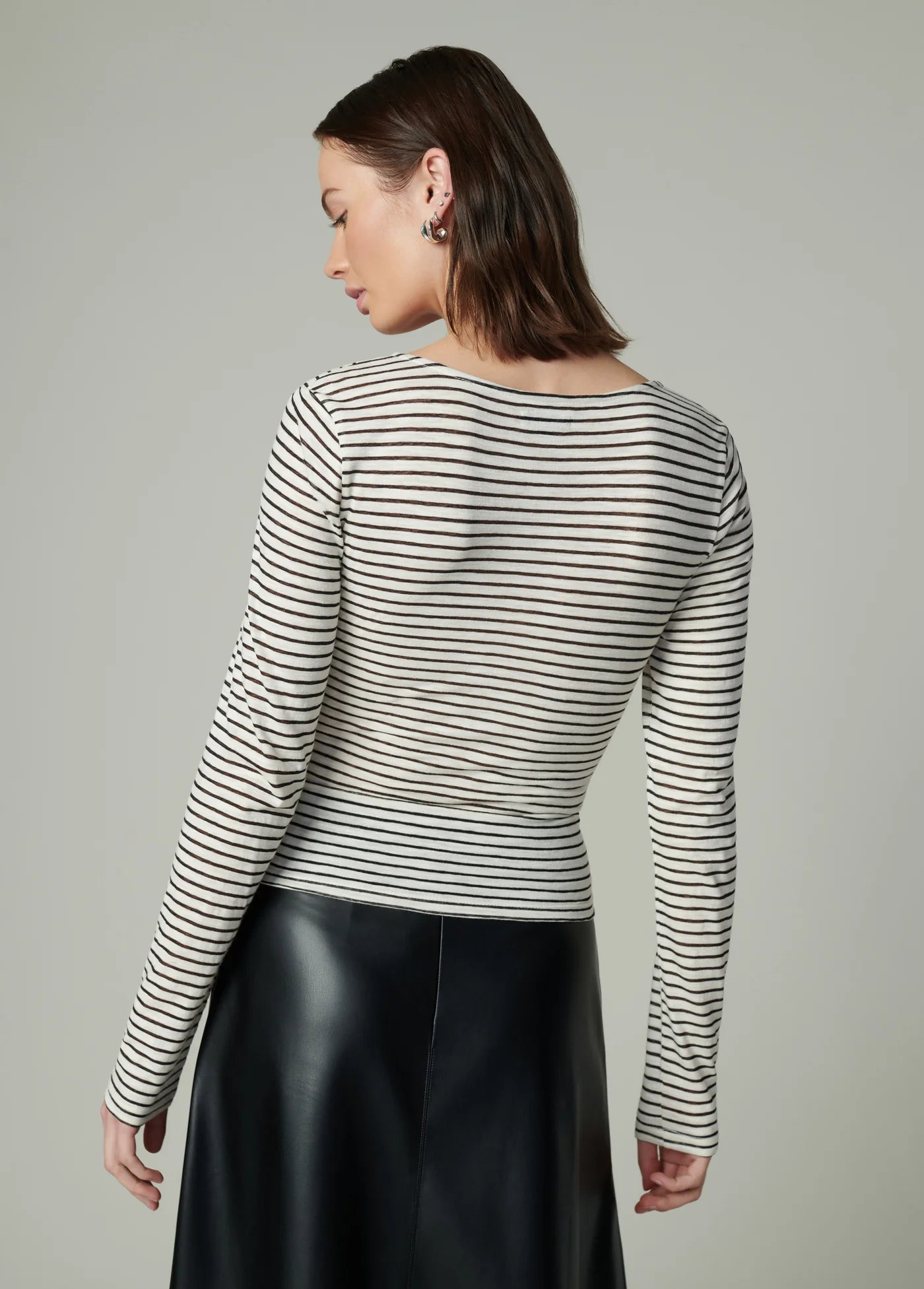 THE AVA STRIPE TWIST V NECK TOP