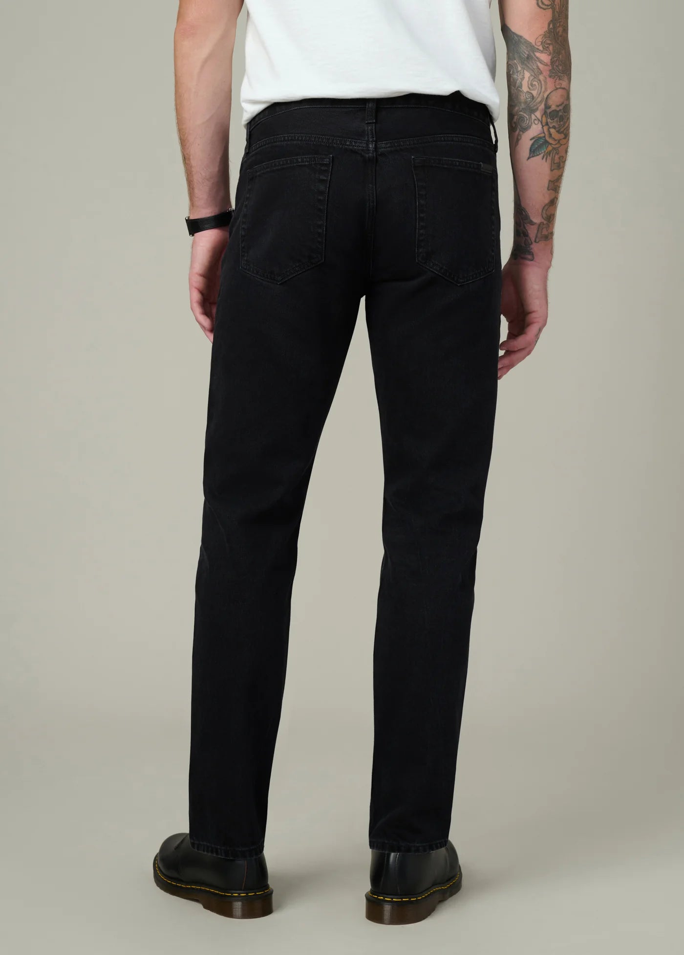 THE SLIM STRAIGHT 32