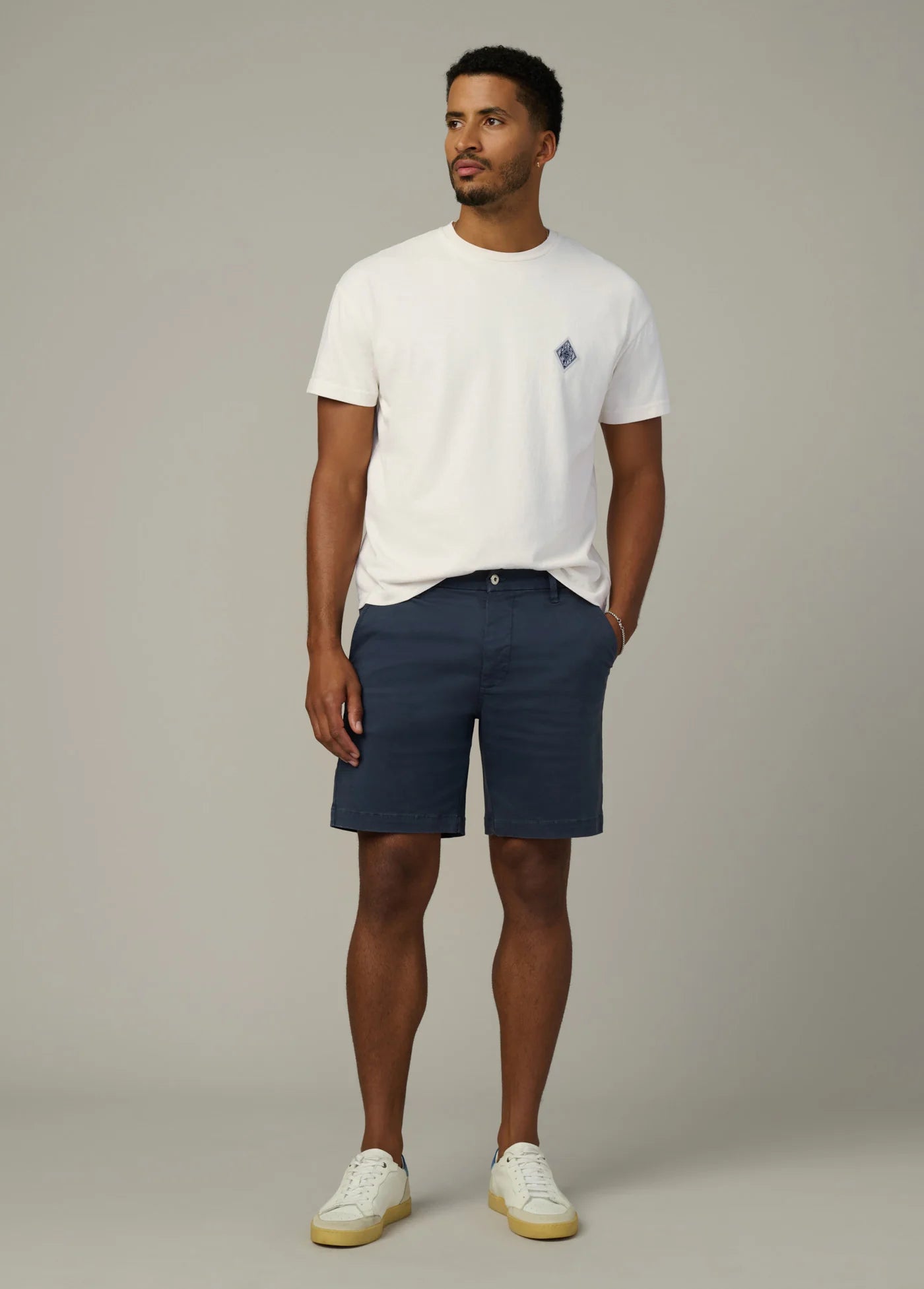 EMBROIDERY CHEST PATCH TEE