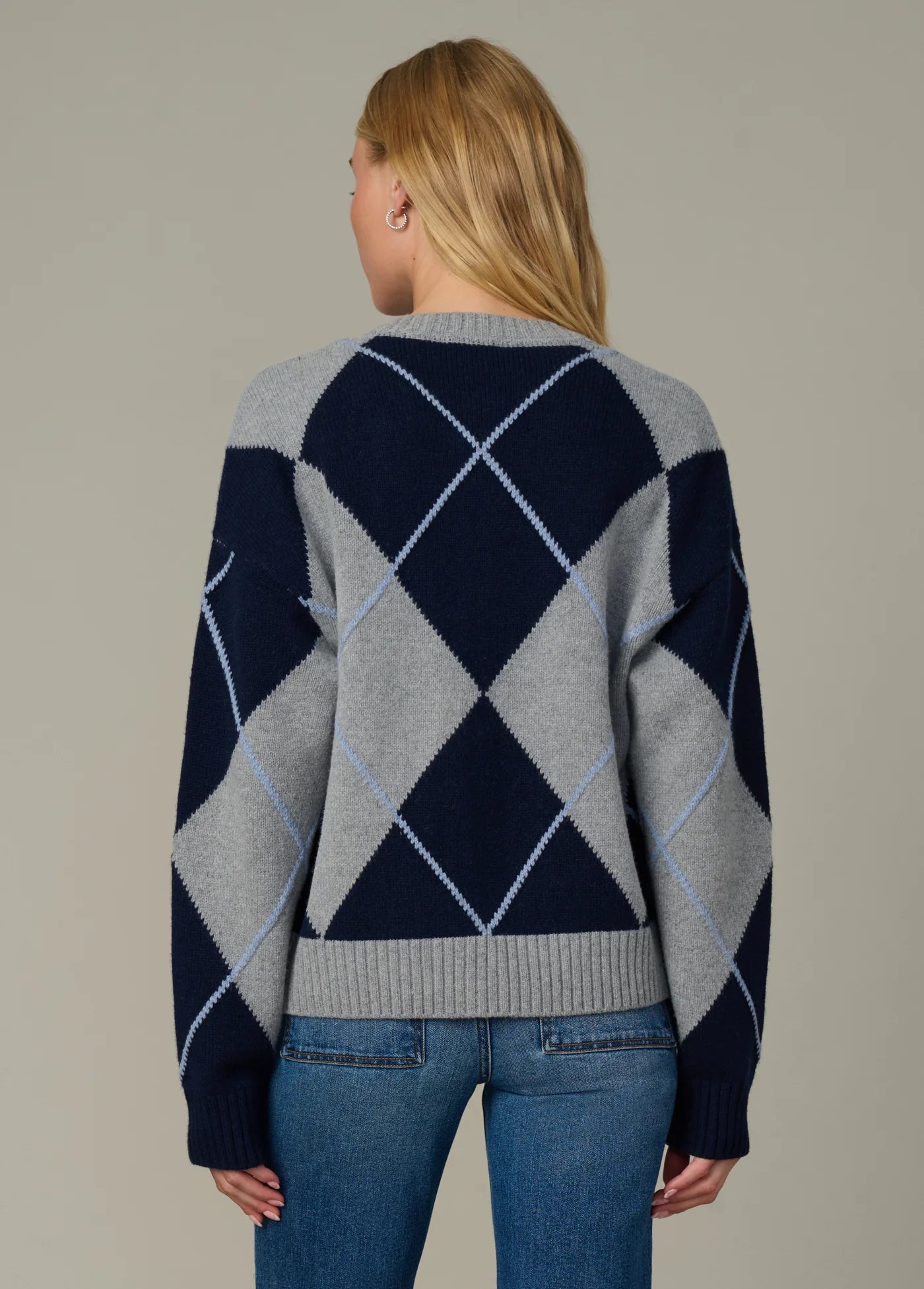 THE RELAXED FIT CARDIGAN