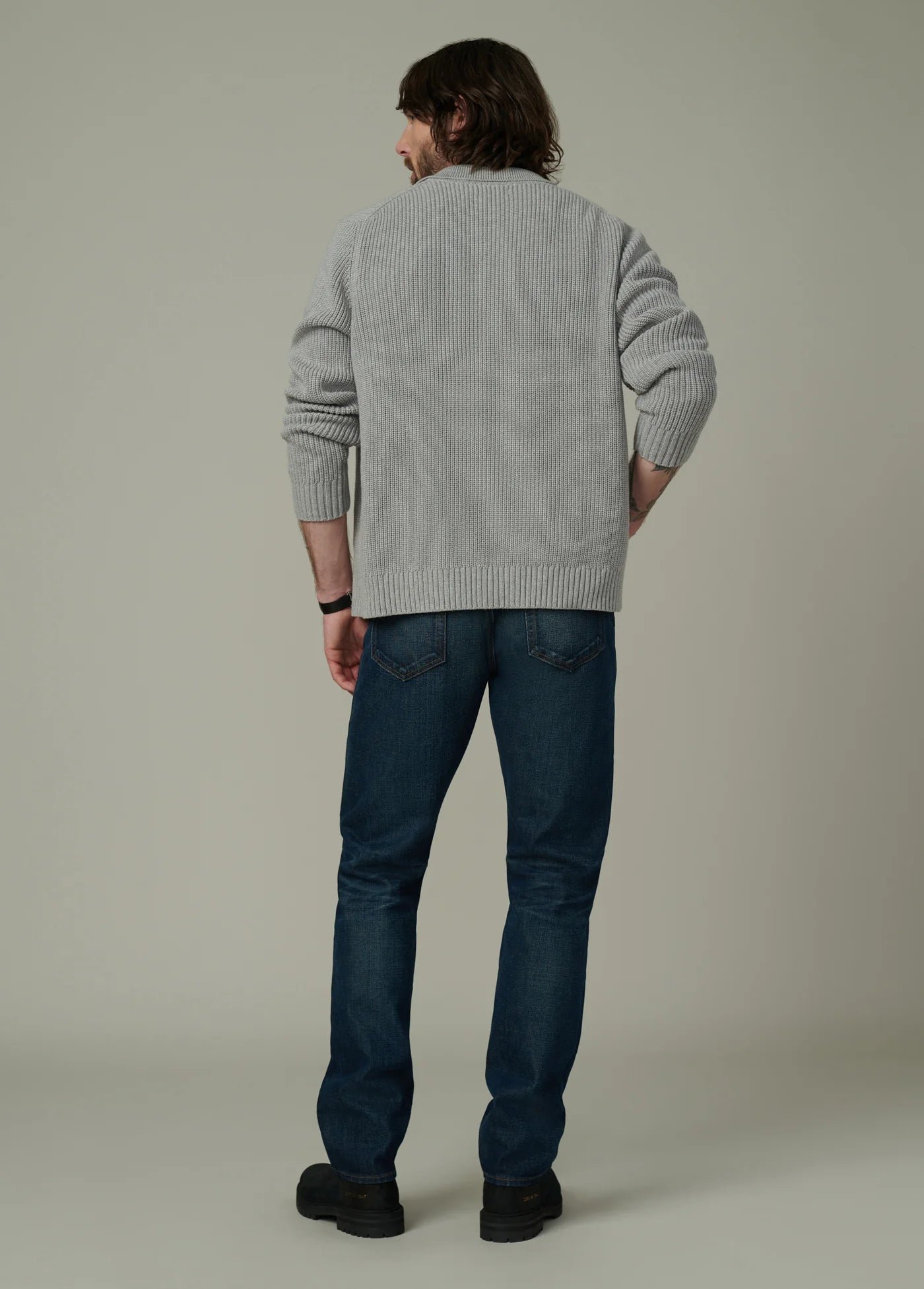 THE SLIM STRAIGHT 32